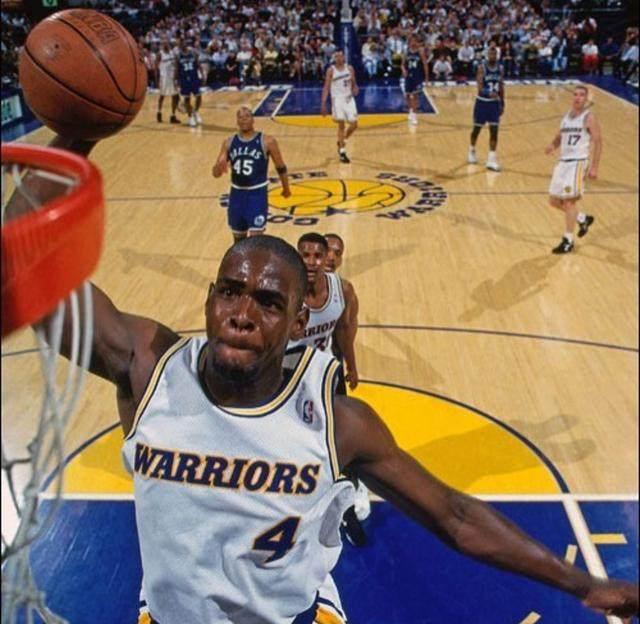 意甲最新积分战报 又是1球小胜！AC米兰3连胜 超国米那不勒登顶（最新意甲积分榜：AC米兰再以一球险胜取三连胜，反超国米那不勒斯登顶）